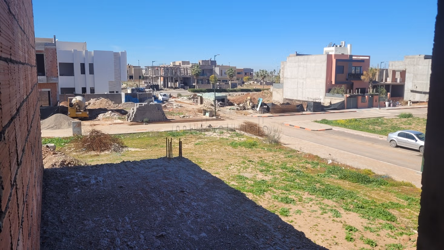 Semi-finished villa with great potential - Investor opportunity