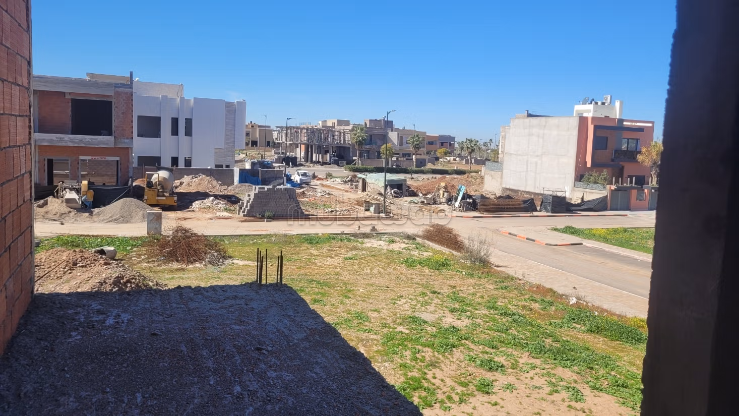 Semi-finished villa with great potential - Investor opportunity