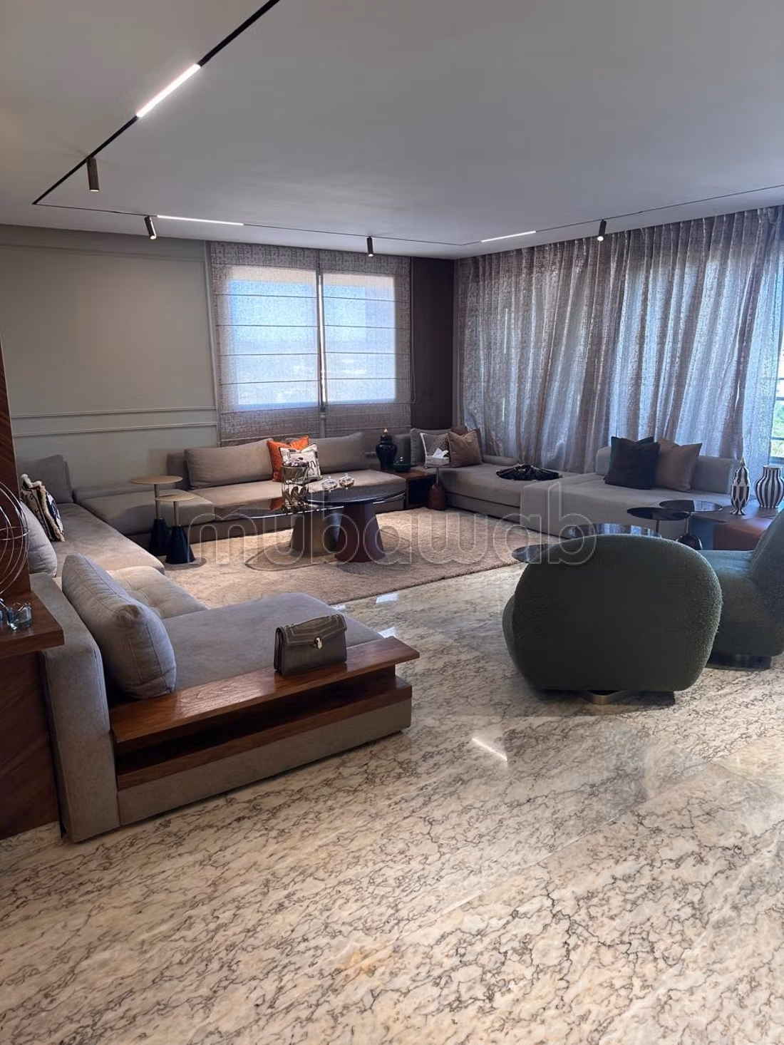Appartement 420 m² à Souissi — 21