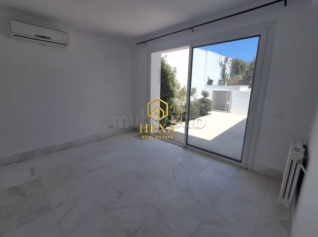 Villa S4 con piscina a La Marsa