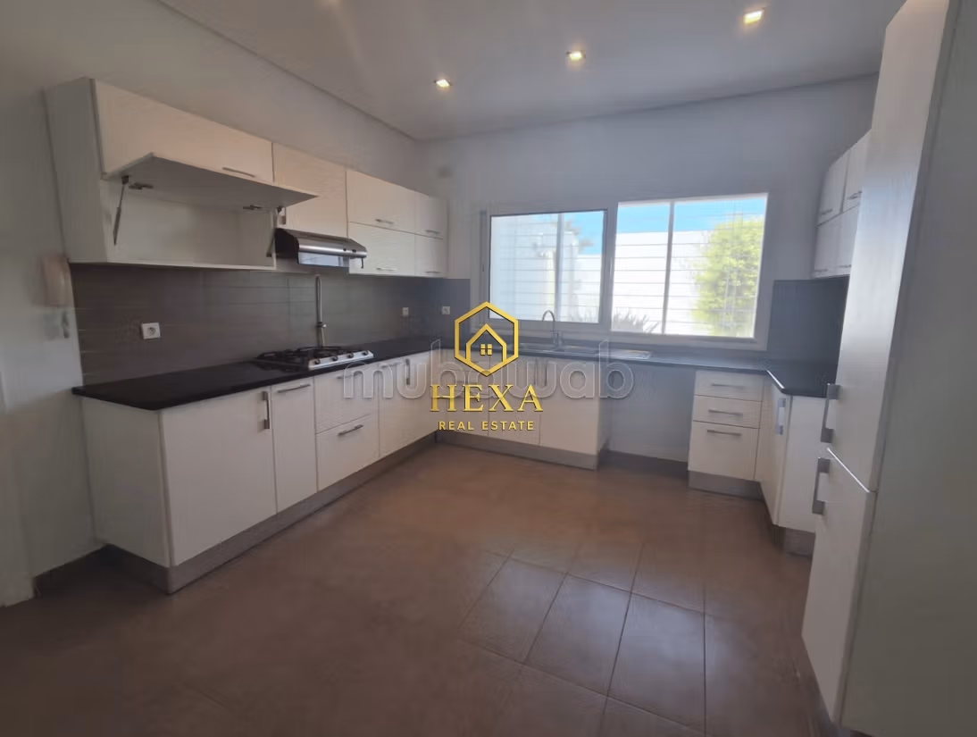 Villa S4 con piscina a La Marsa