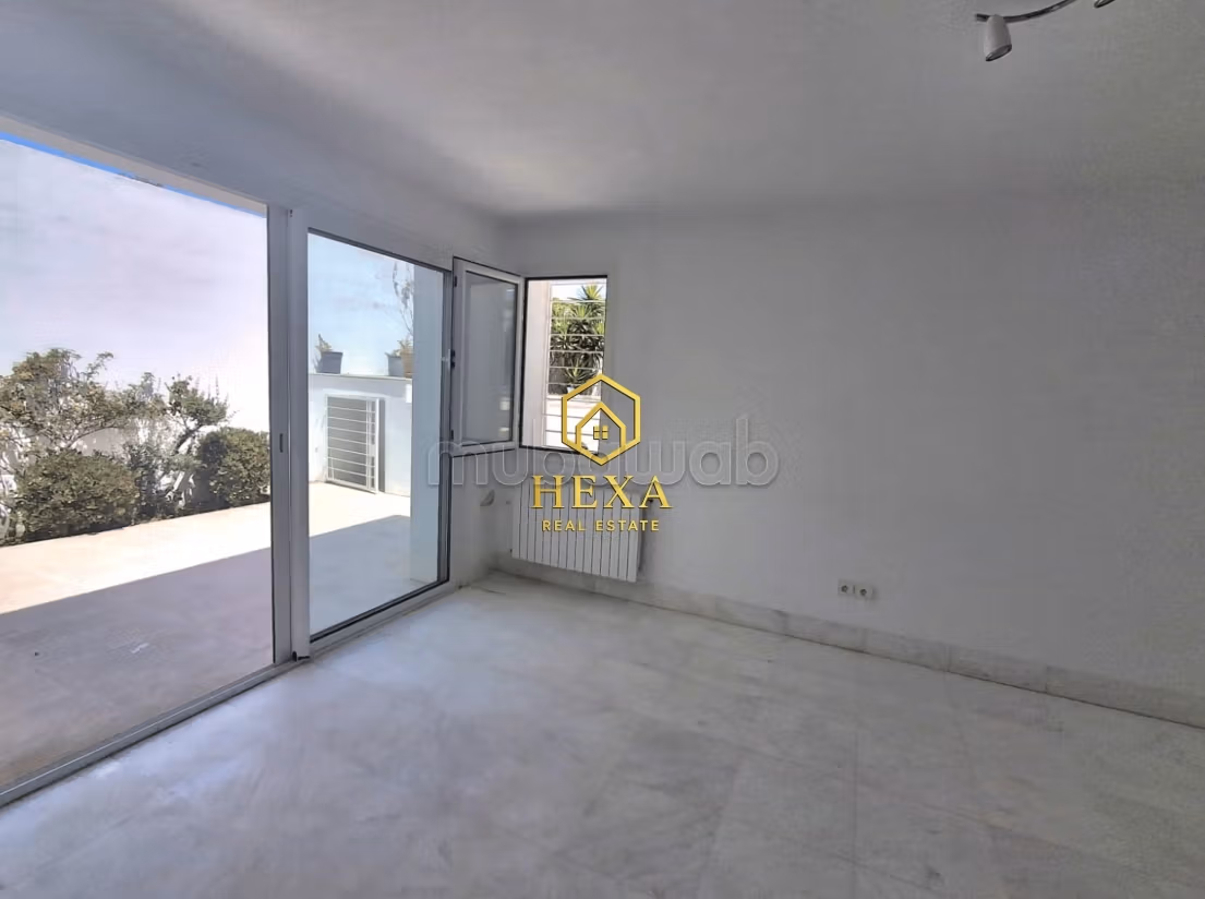 Villa S4 con piscina a La Marsa