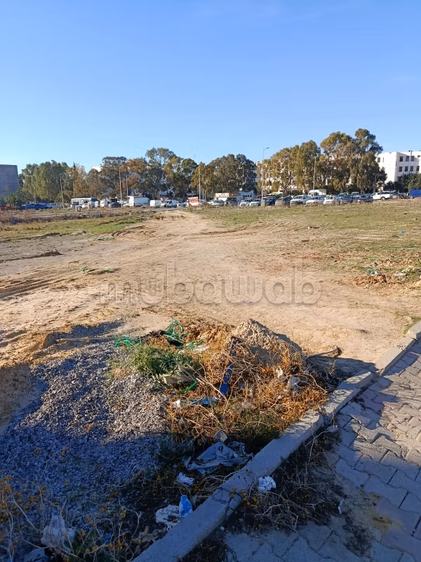 Terrain 445m² face Hôpital & Campus Mrezga