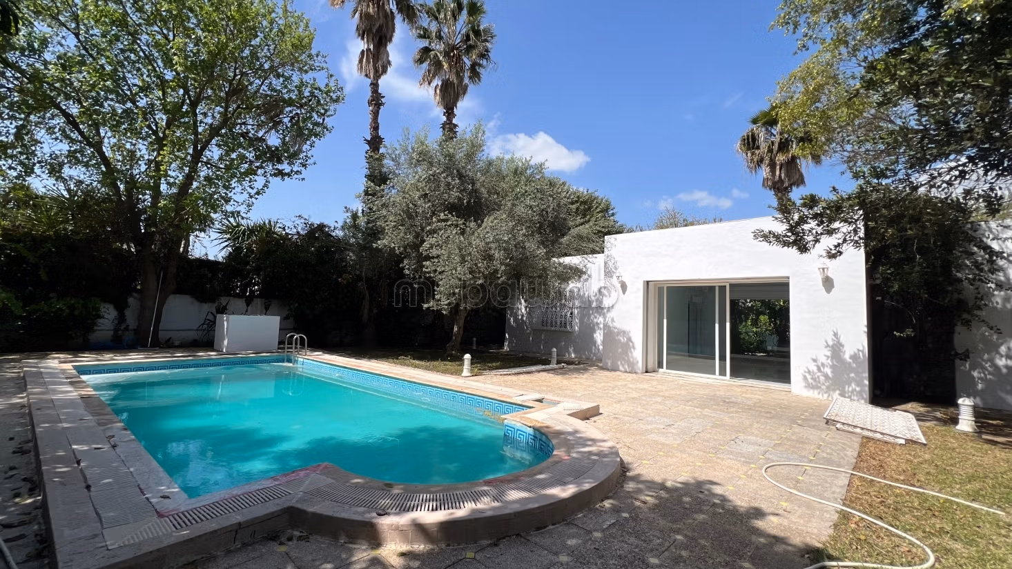 Une somptueuse villa avec piscine à carthage