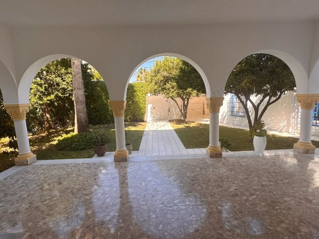 Très belle villa avec piscine à Sidi Bou Said
