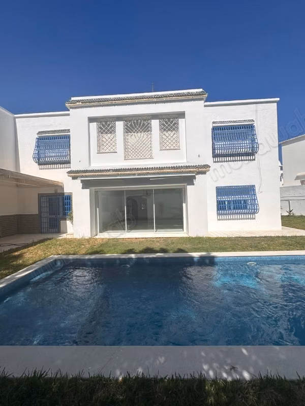 Très belle villa avec piscine à Sidi Bou Said