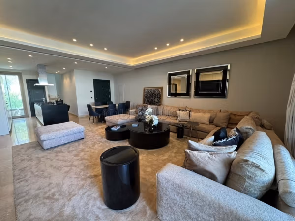 Te koop luxe duplex met uitzicht en privézwembad