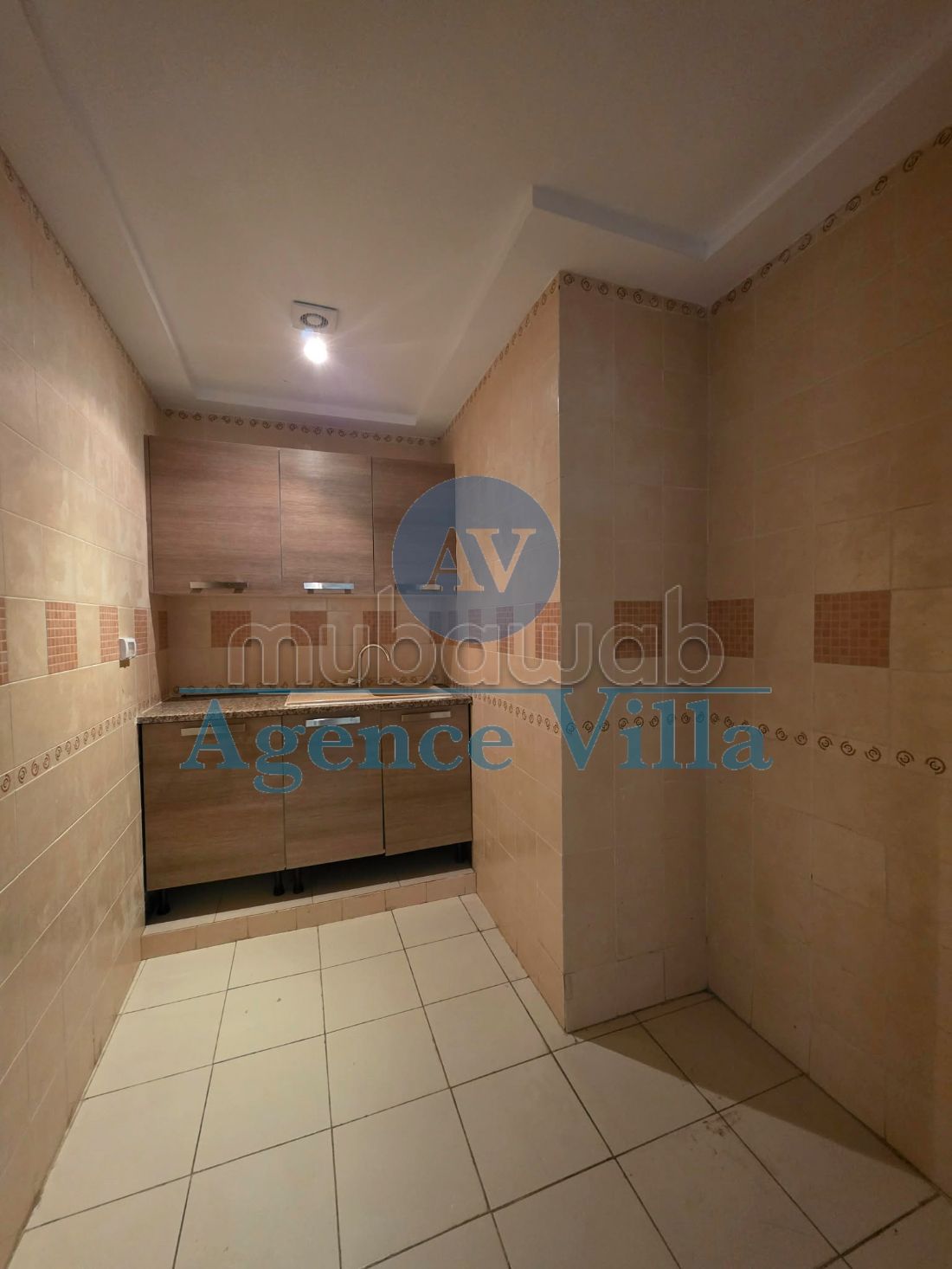 Office S5 for rent Lac 1