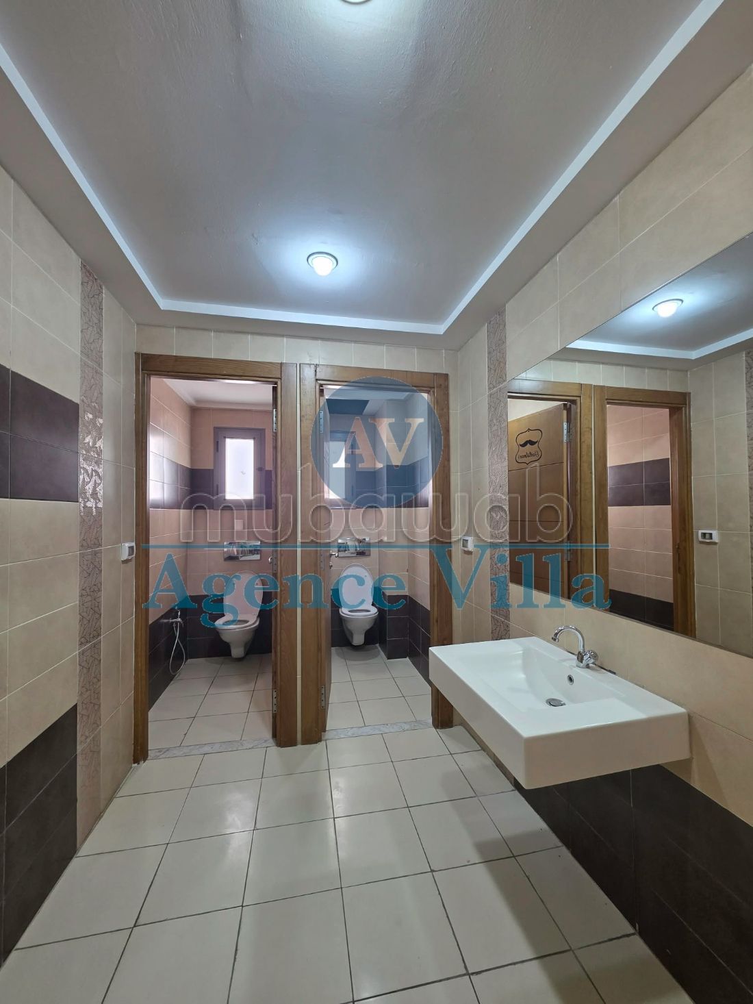 Office S5 for rent Lac 1