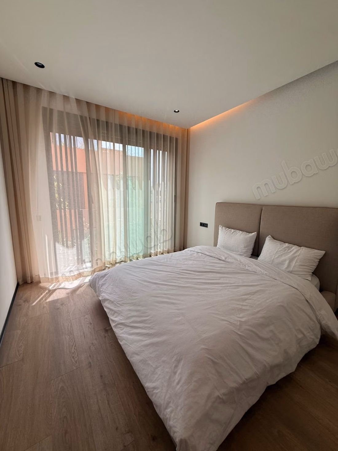 A LOUER Luxueuse Villa neuve 5 suites meublée