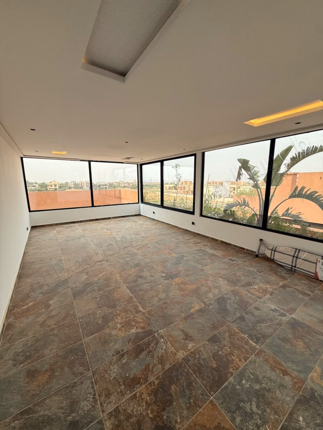 A LOUER Luxueuse Villa neuve 5 suites meublée