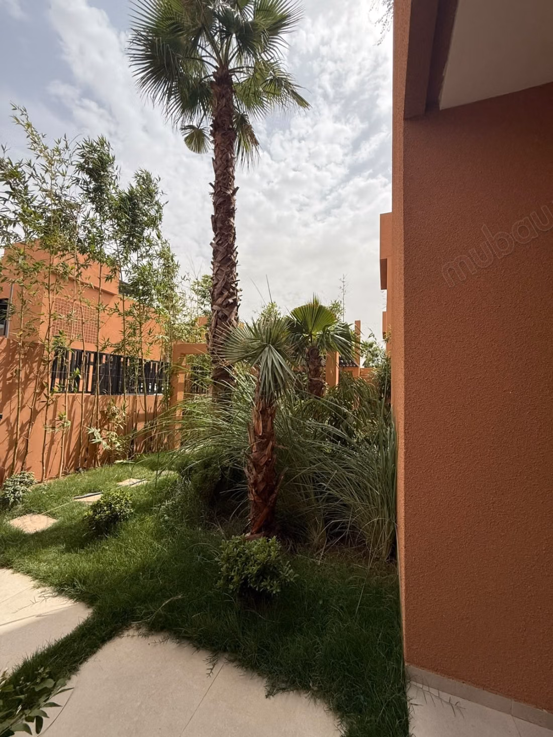 A LOUER Luxueuse Villa neuve 5 suites meublée