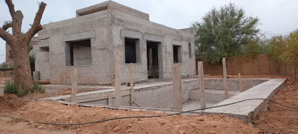 Villa semi finie à vendre – À 30 min de Marrakech