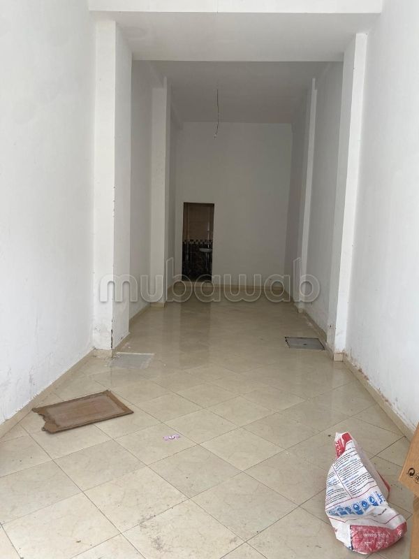 Garage / lokaal van 36 m² goed gelegen te huur in Tanger