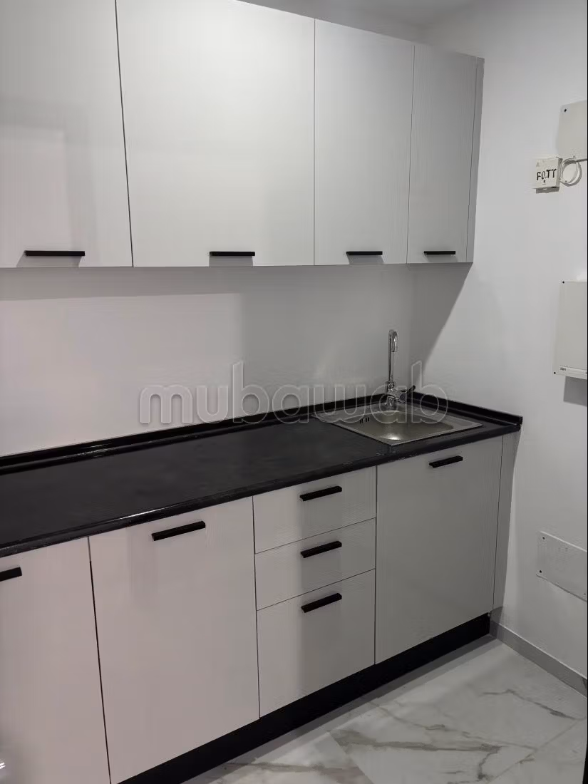 Ufficio/cabinet medico in affitto a Ennasr 2