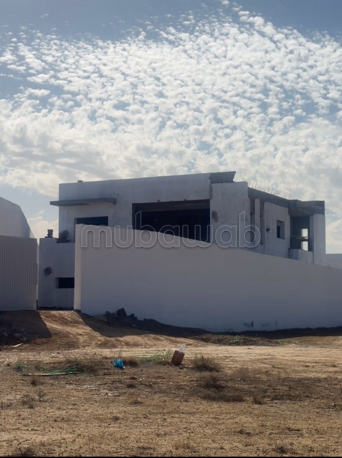 Grande investimento villa incompleta a msaken