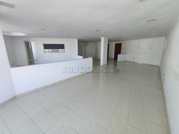 Well-located office Gandhi