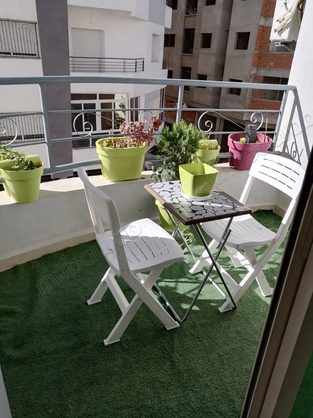 Vendita di un bel appartamento in centro. Superficie totale 98 m². Salotto marocchino, sicurezza