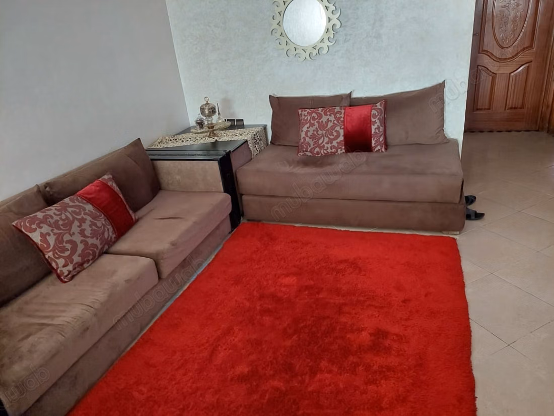 Vendita di un bel appartamento in centro. Superficie totale 98 m². Salotto marocchino, sicurezza