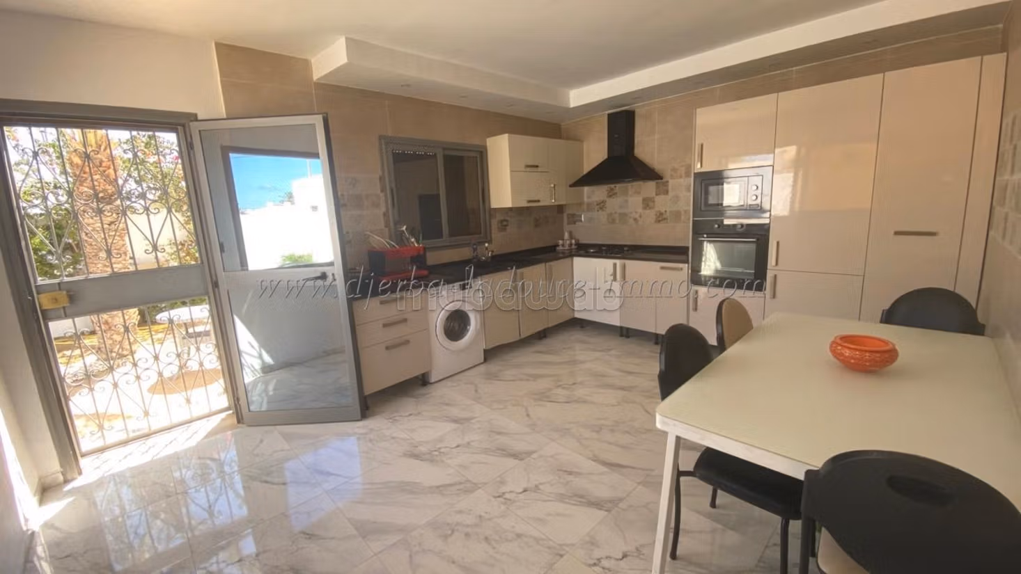 Affitto annuale – Casa S3 a Tezdaine