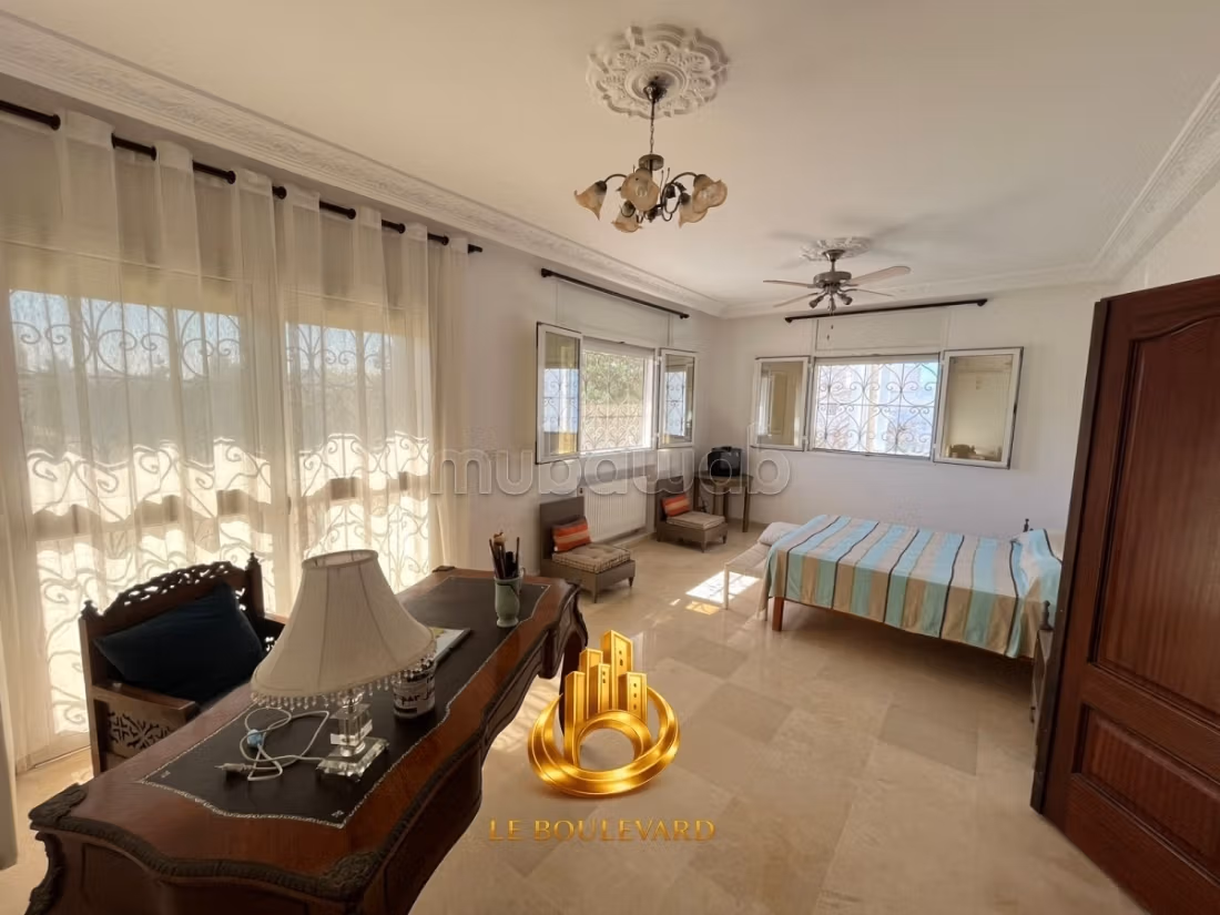 A vendre villa S5 avec piscine à Yassmine Hammame