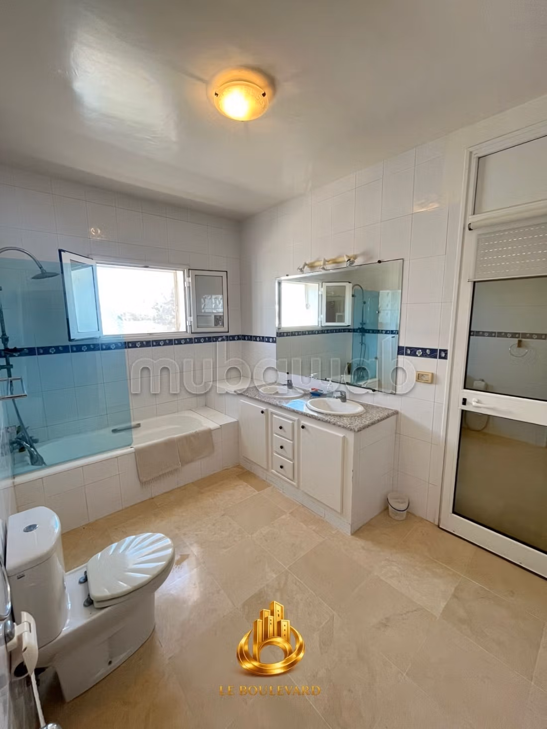 A vendre villa S5 avec piscine à Yassmine Hammame