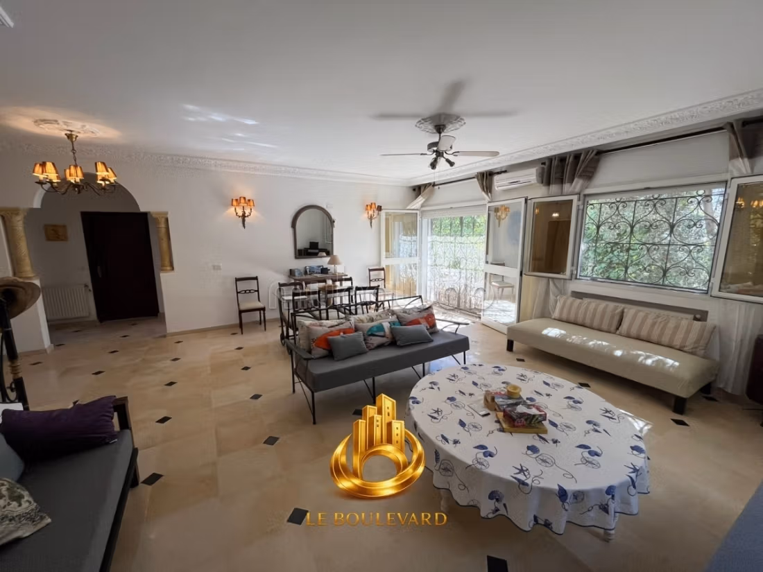 A vendre villa S5 avec piscine à Yassmine Hammame