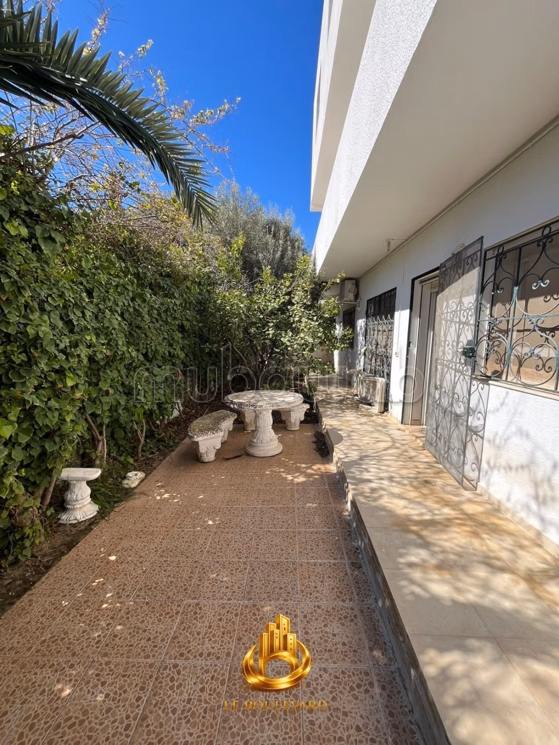 A vendre villa S5 avec piscine à Yassmine Hammame