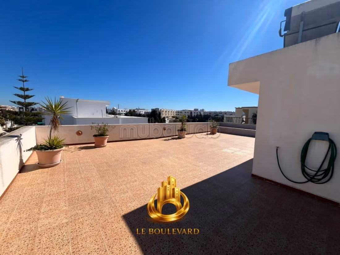 A vendre villa S5 avec piscine à Yassmine Hammame