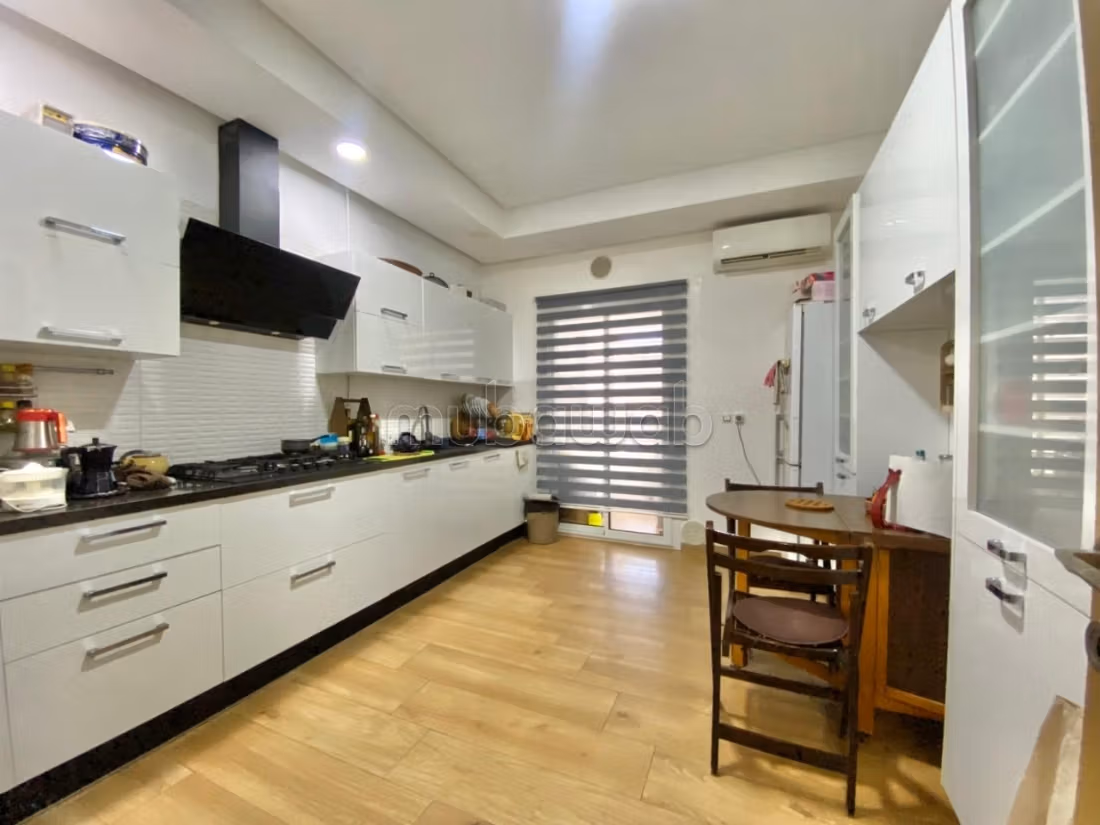 A vendre appartement S3 à la Soukra