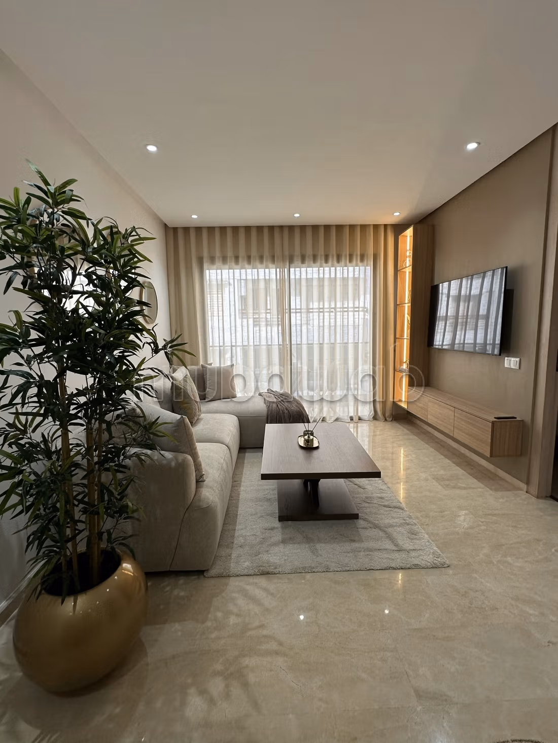 Studio Bourgogne 51m² neuf meublé 
Balcon 
Parking — 3