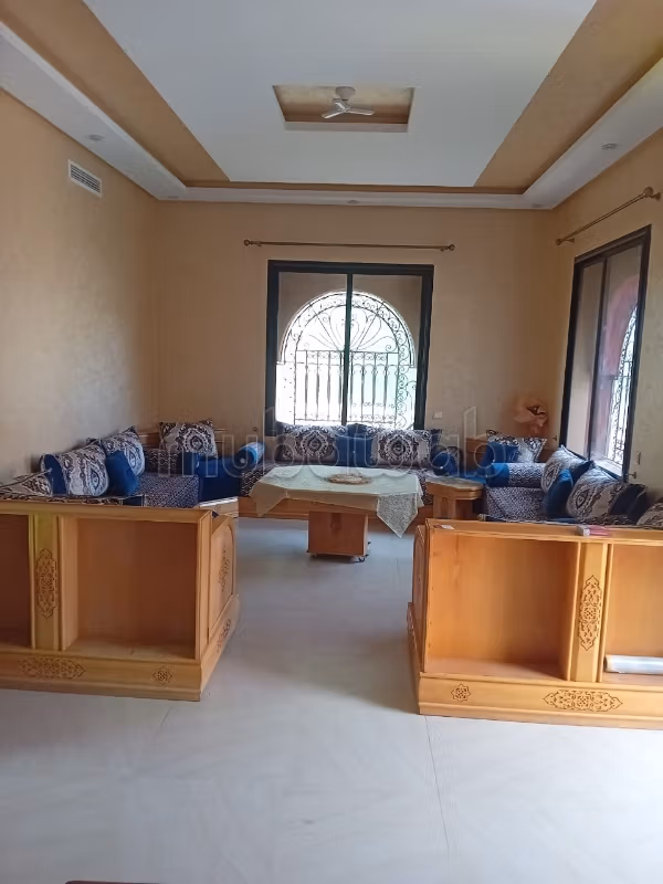 Superbe villa à louer à Alouidane. Superficie 120 m². Cheminée et climatisation