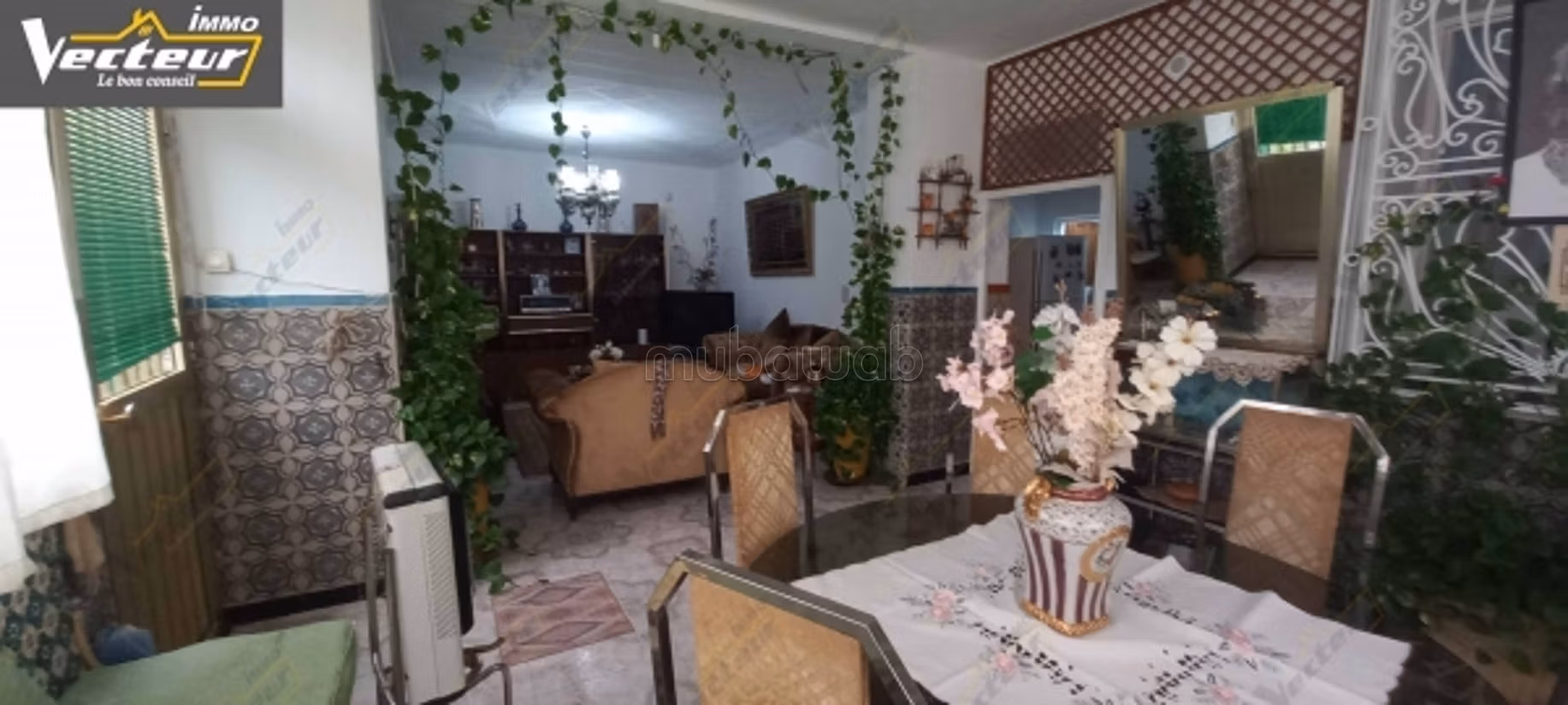 IN VENDITA VILLA A SCHIERA su due piani nella città M
