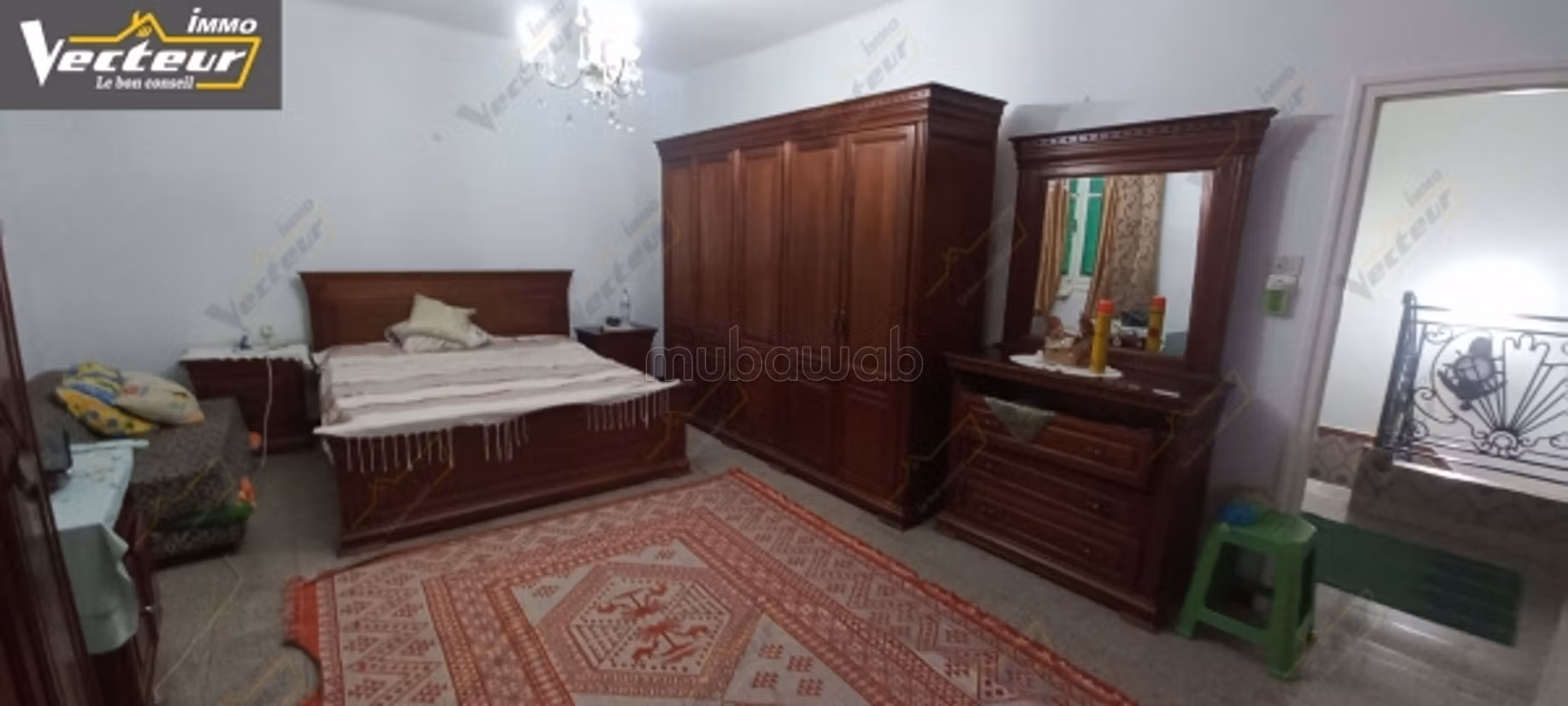 IN VENDITA VILLA A SCHIERA su due piani nella città M