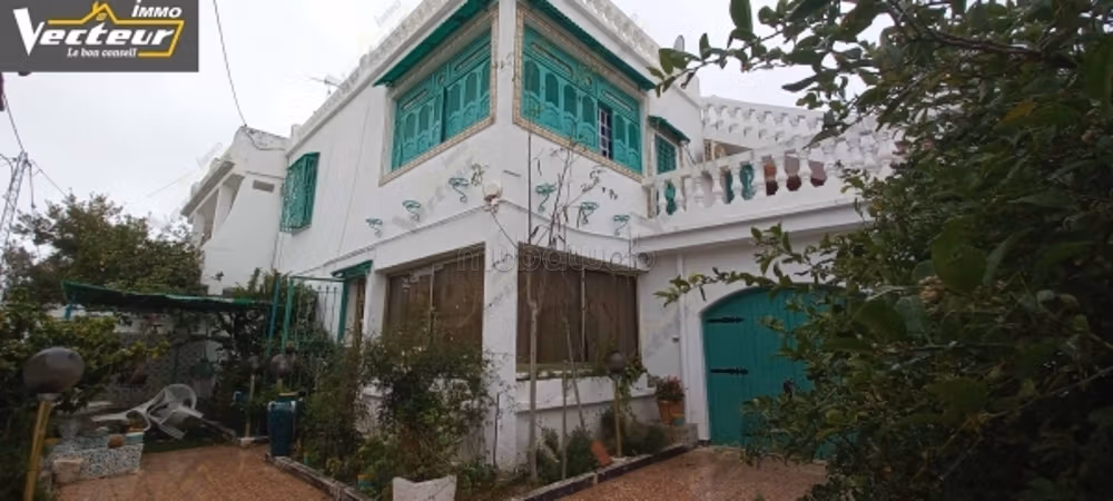 A VENDRE VILLA JUMELEE à deux étages à la cité M