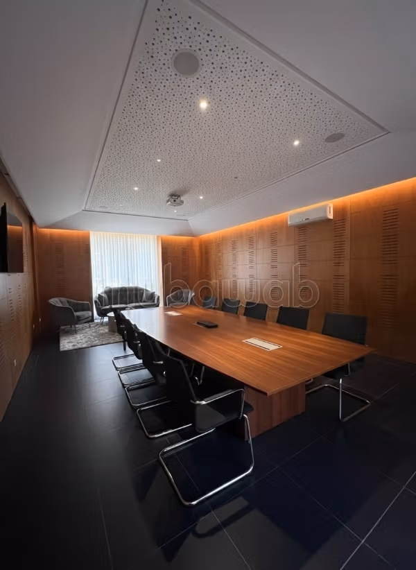 In affitto - Piattaforma professionale di 300 m² -