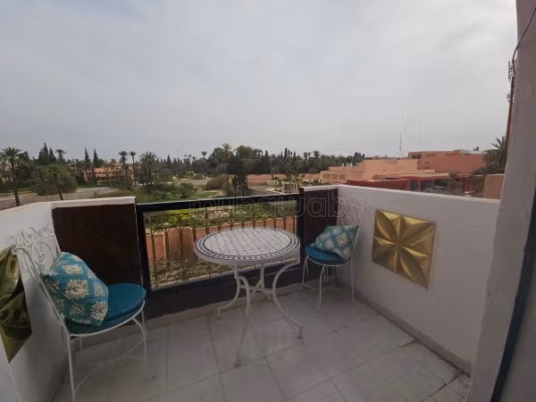 Cinema School apartment with swimming pool and unobstructed view