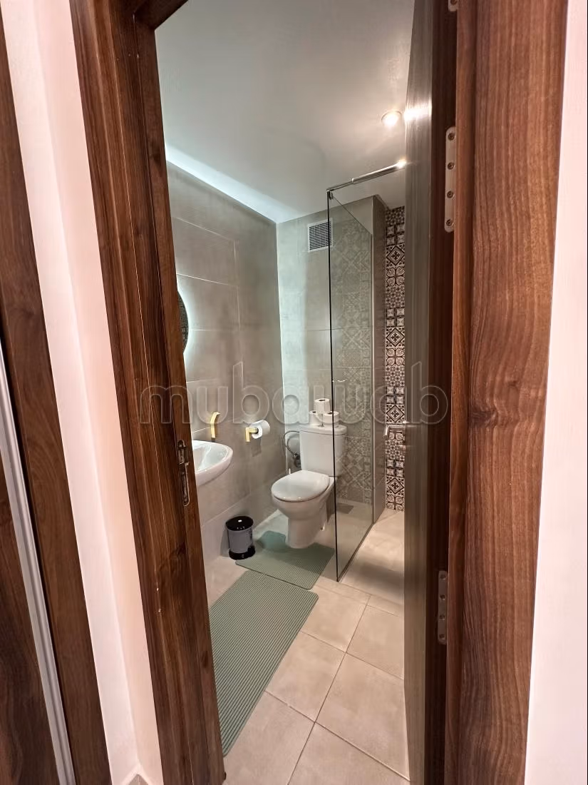 Splendido appartamento in affitto a Anza. 2 camere da letto. Salone marocchino e antenna parabolica