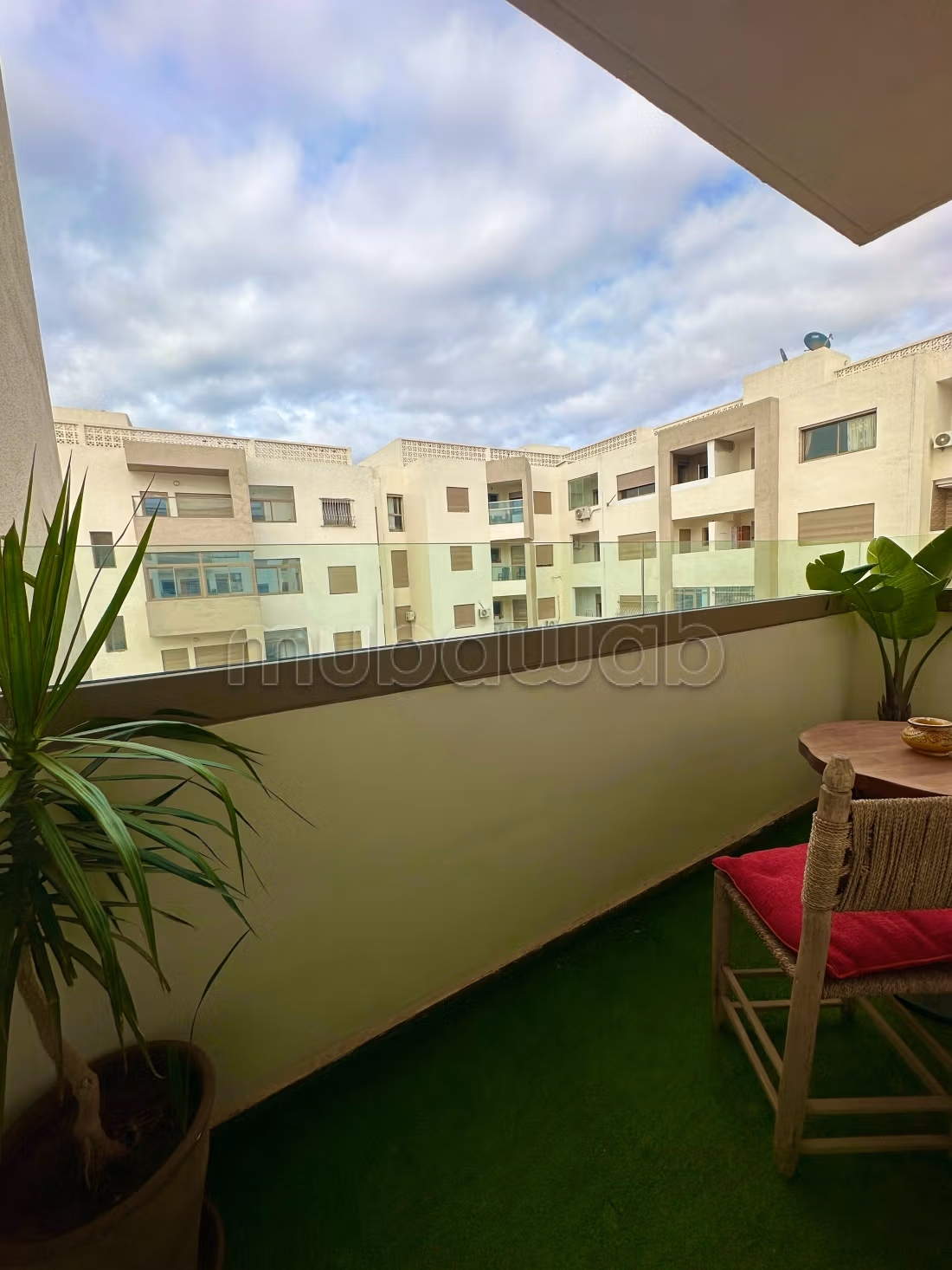 Splendido appartamento in affitto a Anza. 2 camere da letto. Salone marocchino e antenna parabolica