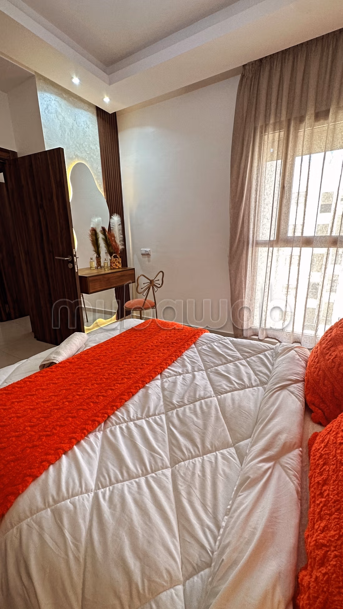 Splendido appartamento in affitto a Anza. 2 camere da letto. Salone marocchino e antenna parabolica