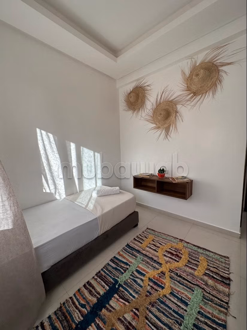 Splendido appartamento in affitto a Anza. 2 camere da letto. Salone marocchino e antenna parabolica