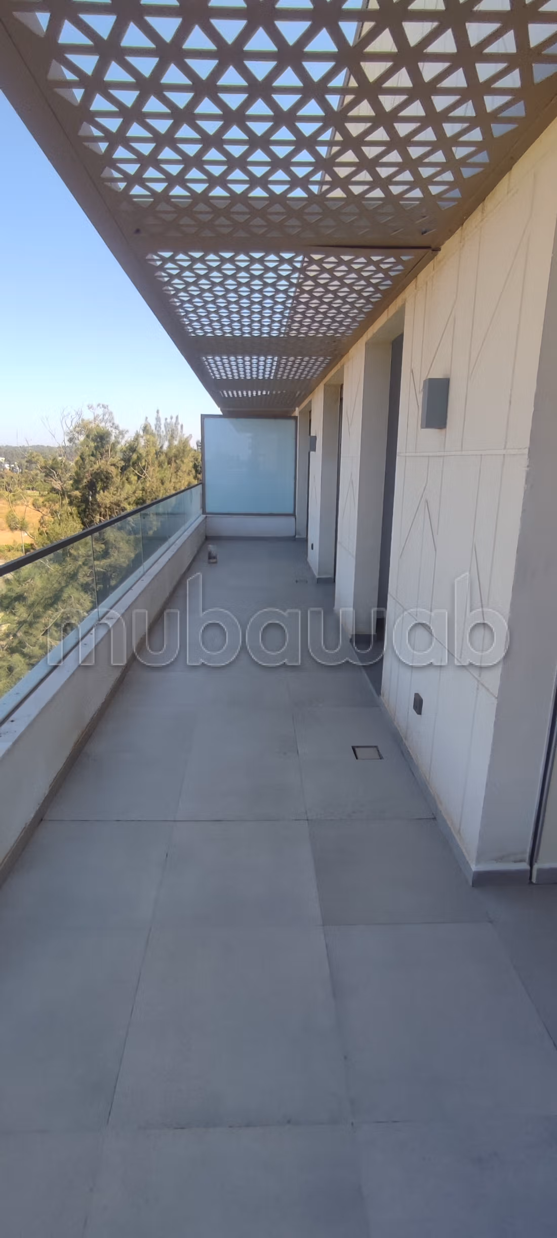 EXCLUSIVITÉ – Penthouse à louer – Vue piscine avec gr — 3
