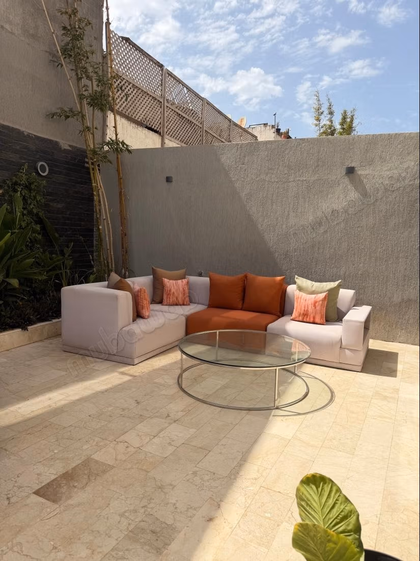 Villa à vendre 480 m² habitable avec piscine et jardin