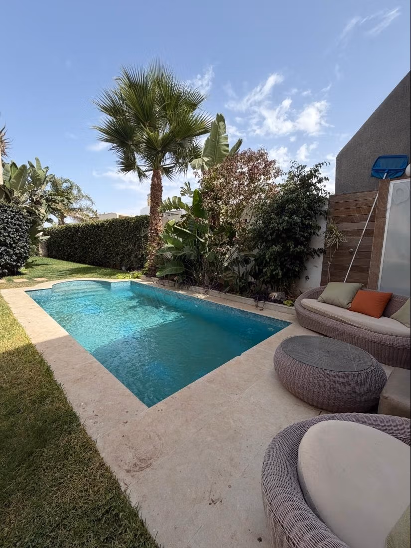 Villa à vendre 480 m² habitable avec piscine et jardin