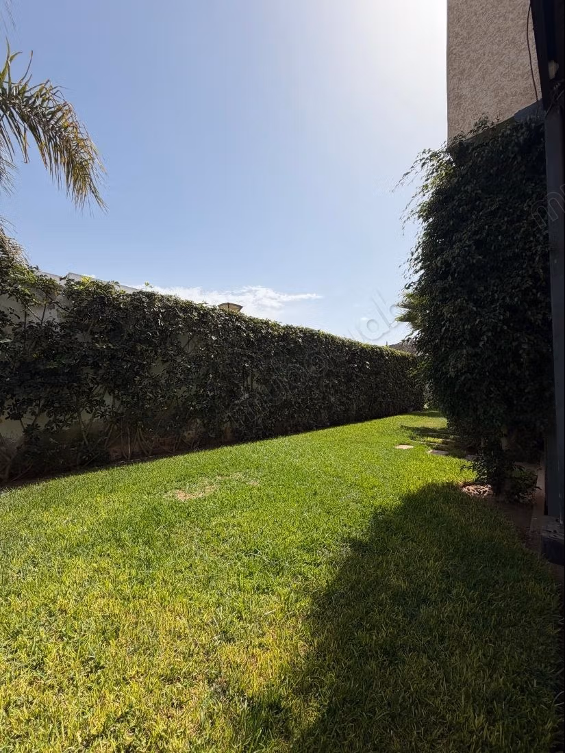 Villa à vendre 480 m² habitable avec piscine et jardin
