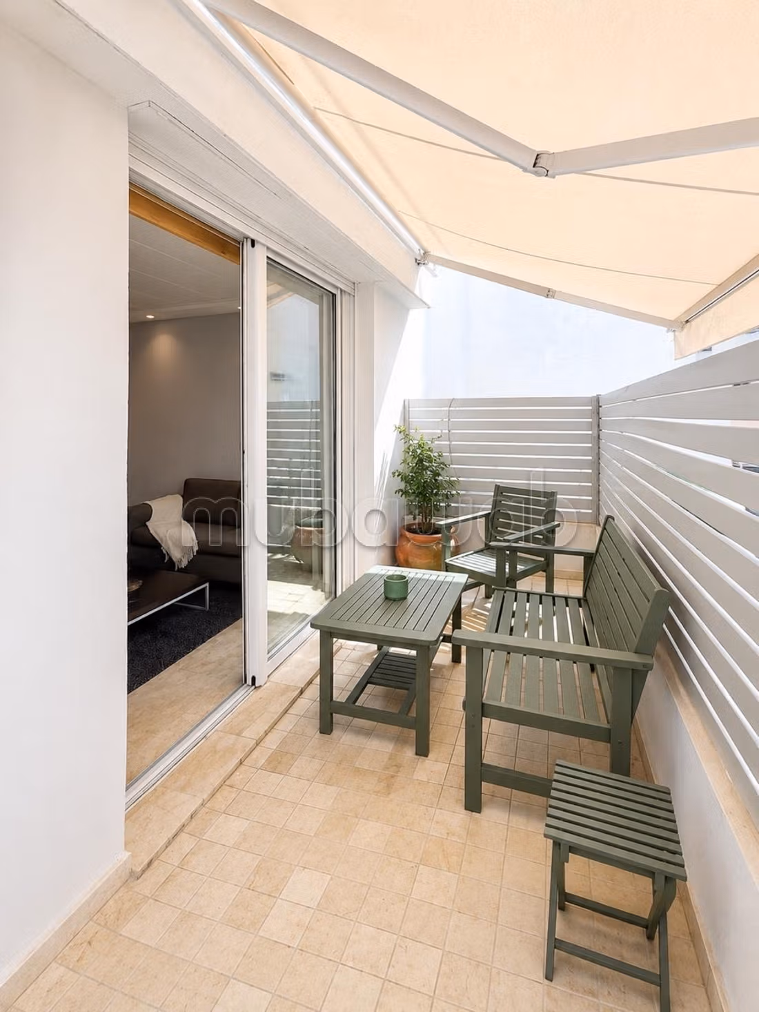 Racine studio met terras - hoogstaande gemeubileerd - parkeren