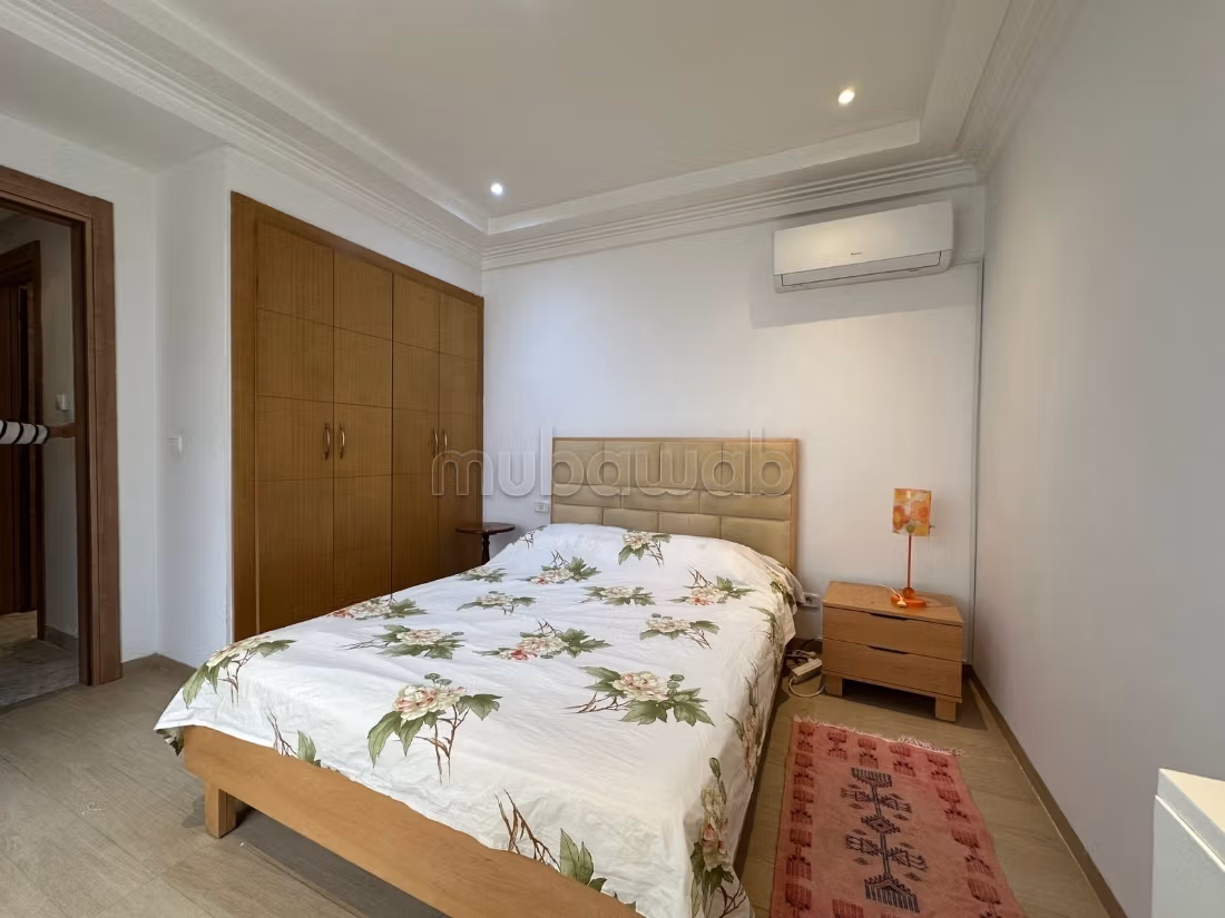 Appartement en location meublé à Les Jardins de Carthage. 1 belle chambre. Bien meublé