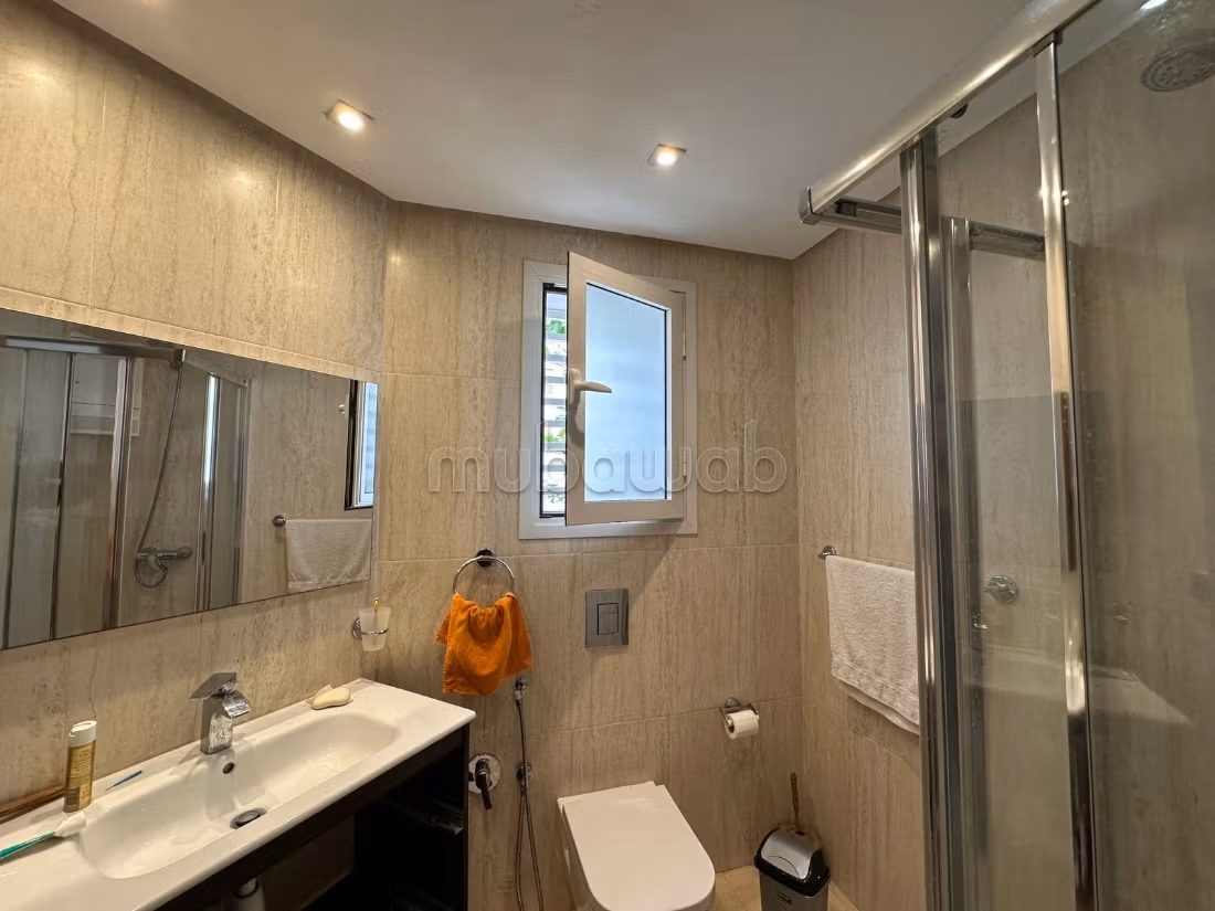 Appartement en location meublé à Les Jardins de Carthage. 1 belle chambre. Bien meublé