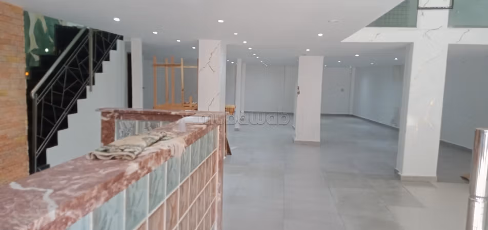 Locale commerciale di 120m in Borgogna