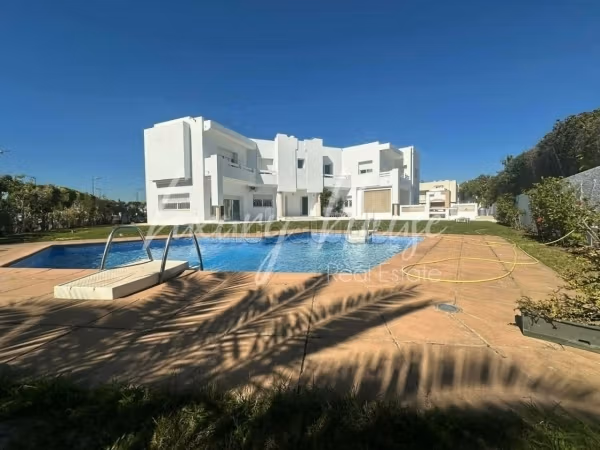 Gigantic Villa S6 at Lake 1
